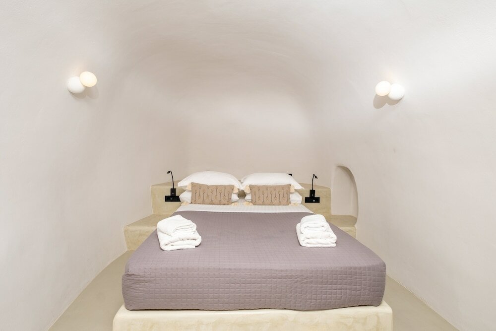 Фото SantorOia Luxury Suites