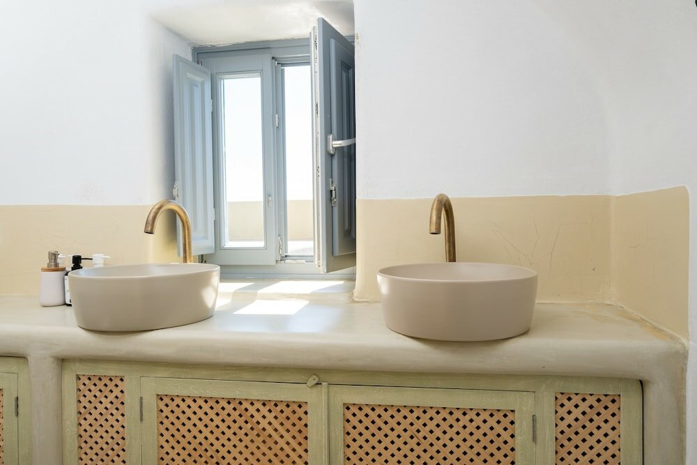 Фото SantorOia Luxury Suites