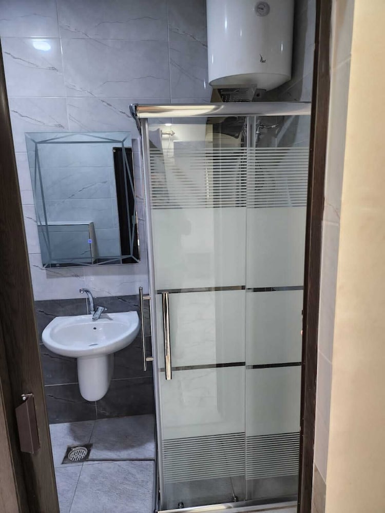 Фото Jerash Apart Hotel