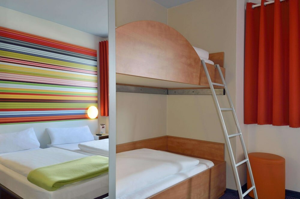 Фото B&b Hotel Frankfurt-Niederrad