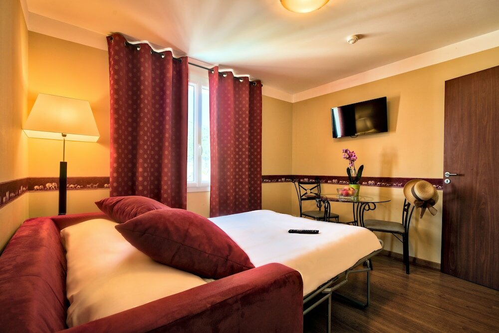 Фото Zenitude Hôtel - Résidences Les Jardins de Lourdes