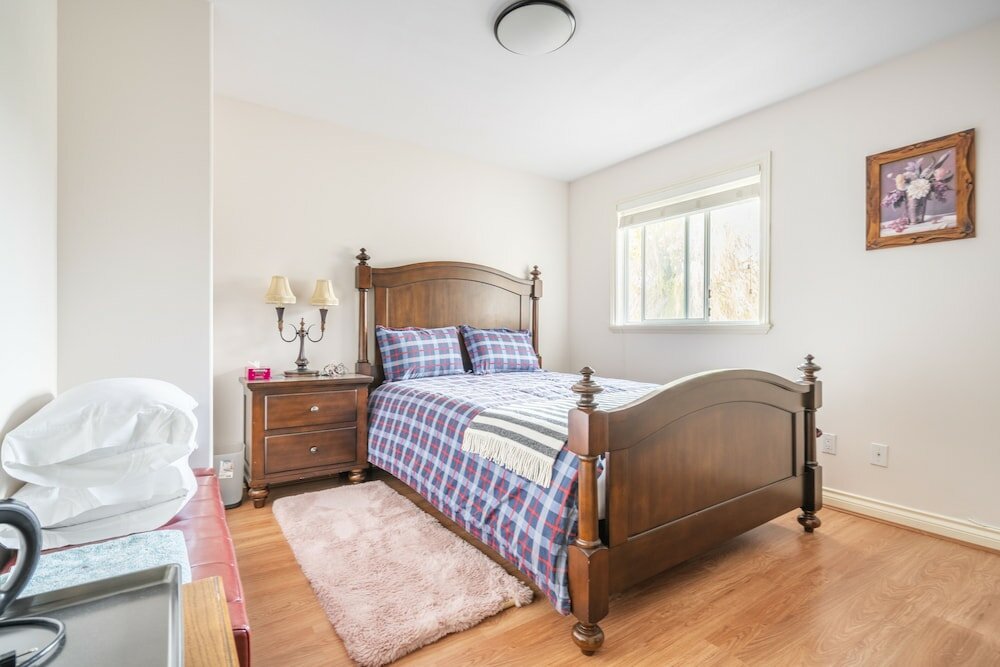 Фото Fraser River Richmond Bed & Breakfast