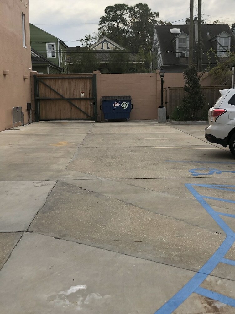 Фото Royal Frenchmen Hotel and Bar