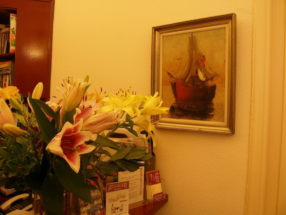 Фото Art Gallery Hotel
