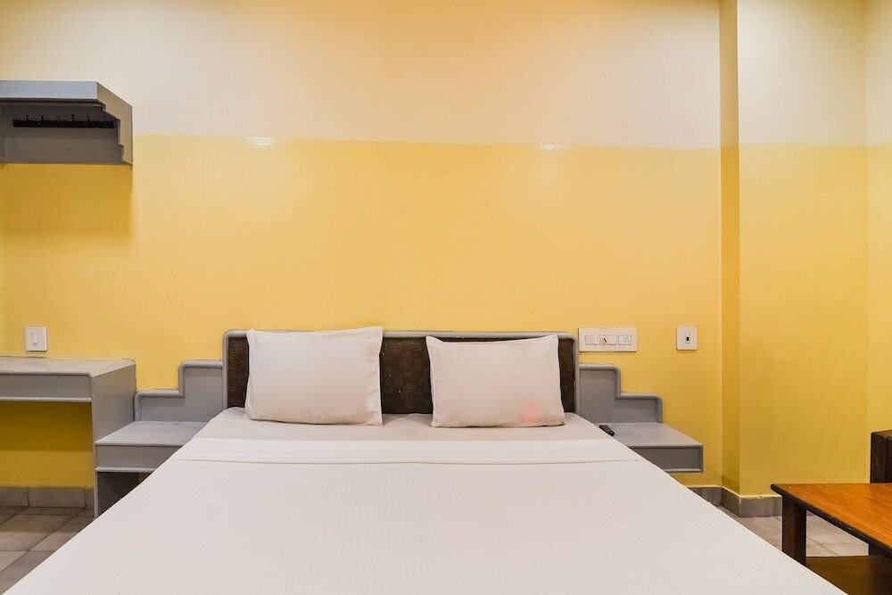 Фото Spot On 41643 Karthik International