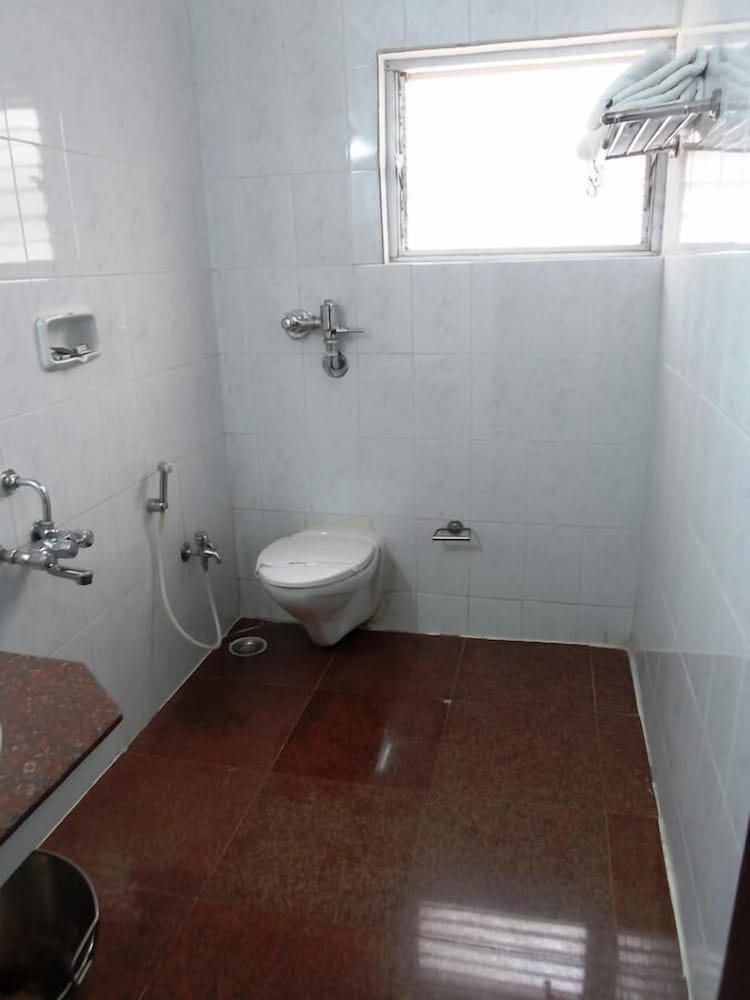 Фото Hotel Sivapriya