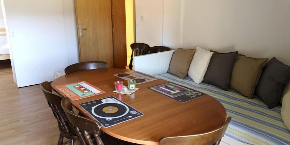 Фото AD Astra House