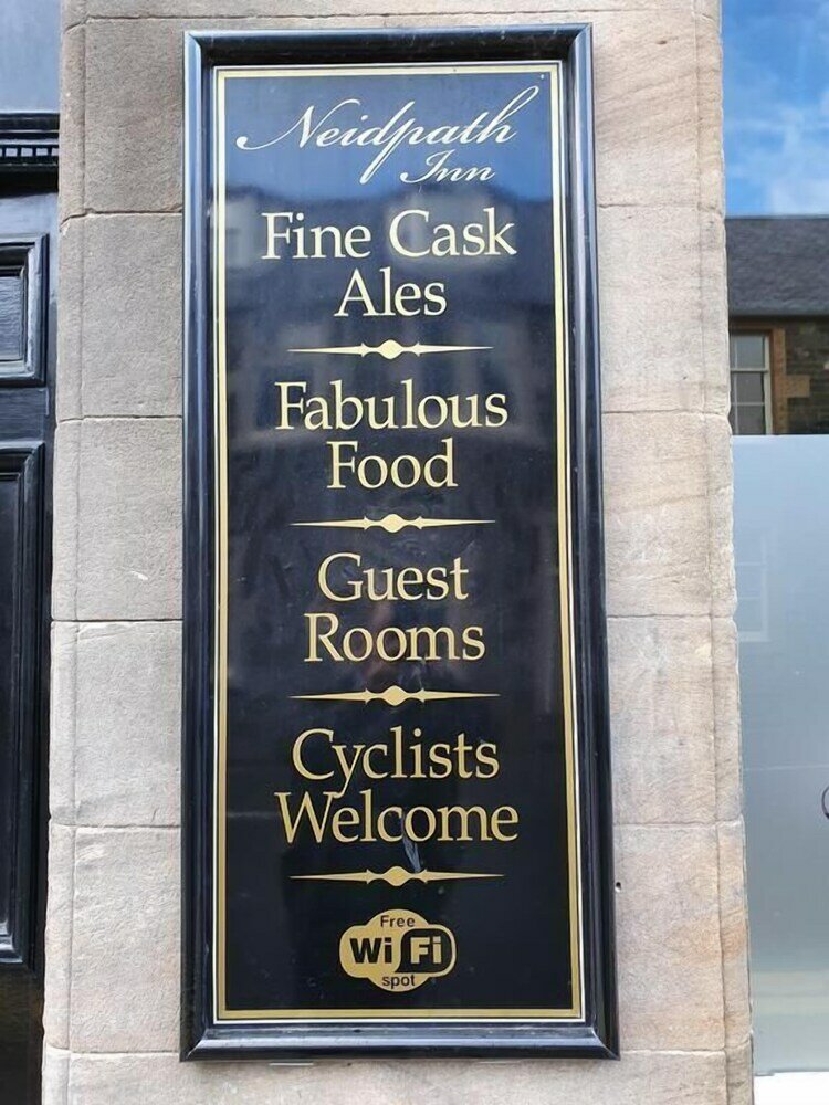 Фото The Neidpath Inn