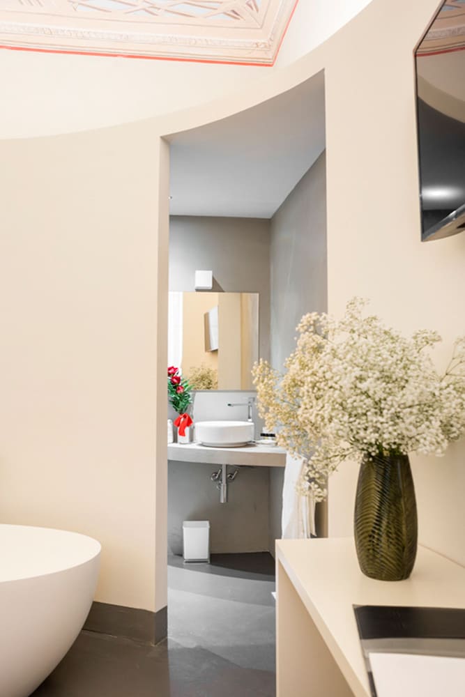 Фото Lucus Exclusive B&b