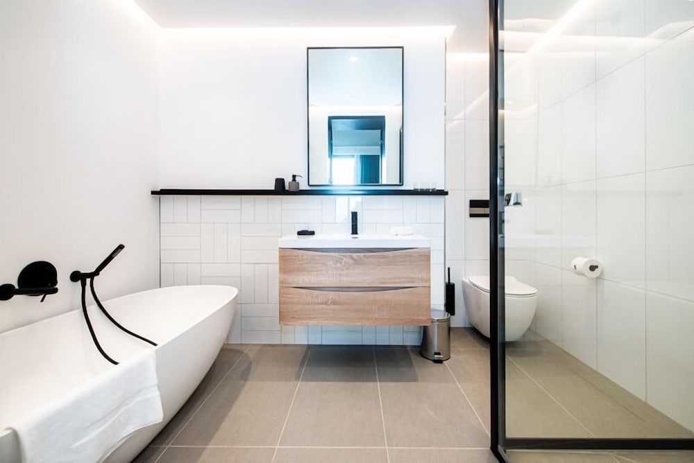 Фото Latitude Aparthotel