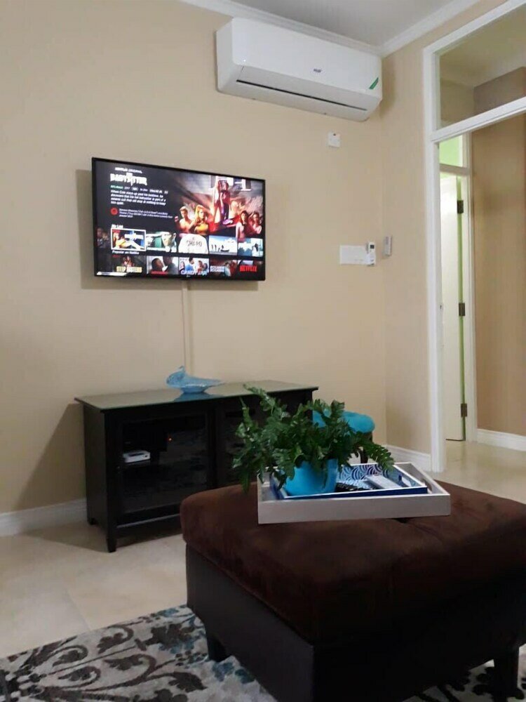 Фото The Brompton Executive Guest Apartment