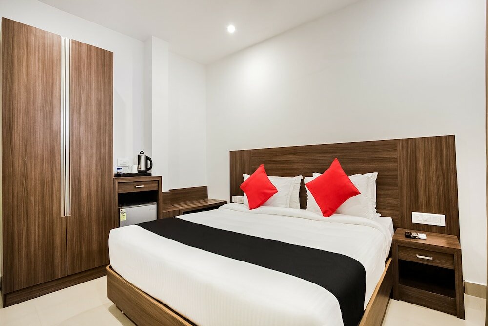 Фото Capital O 60558 Hotel Midhuna International