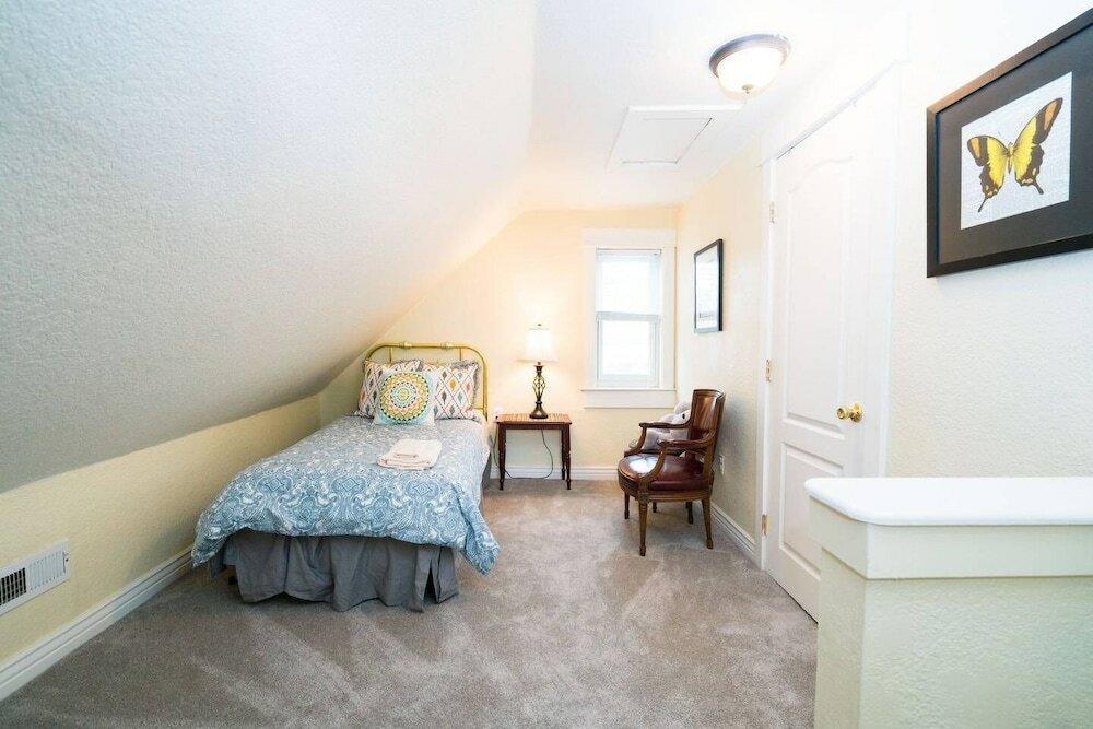 Фото Artisan Victorian Spacious Backyard Great Location