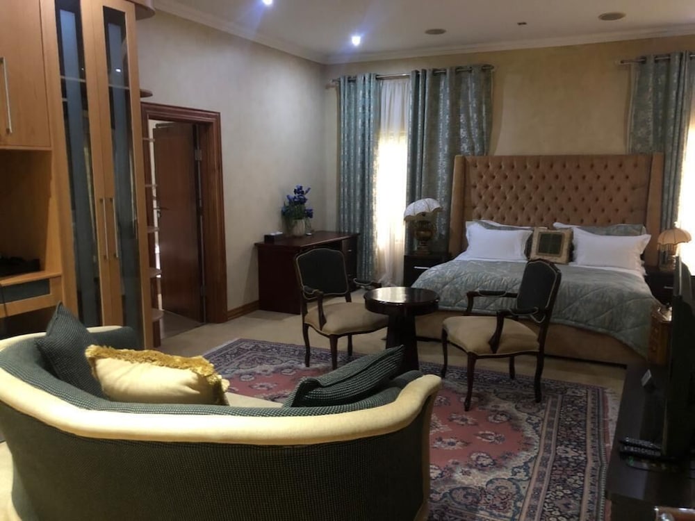 Фото Equestrian Royal Boutique Hotel & SPA