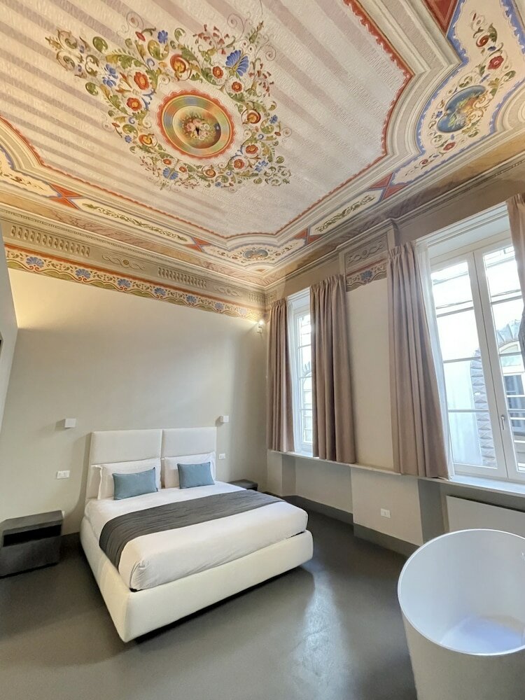 Фото Lucus Exclusive B&b