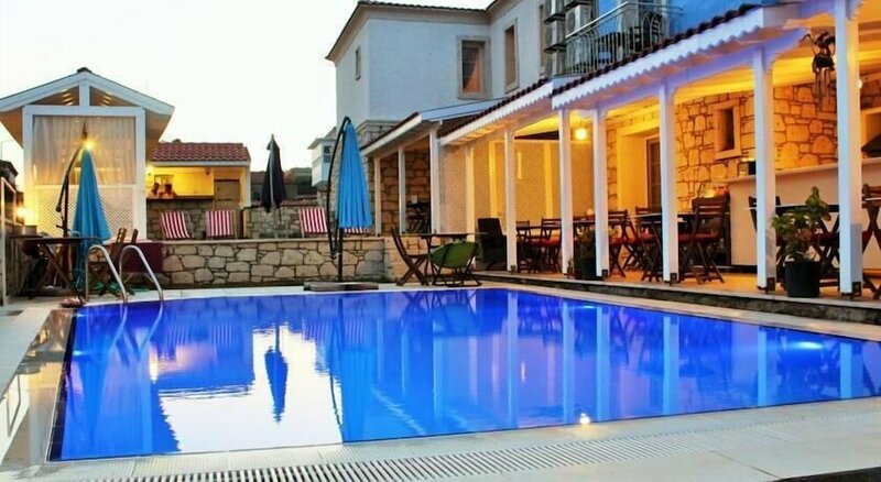 Гостиница Alacati Alaris Otel в Чешме