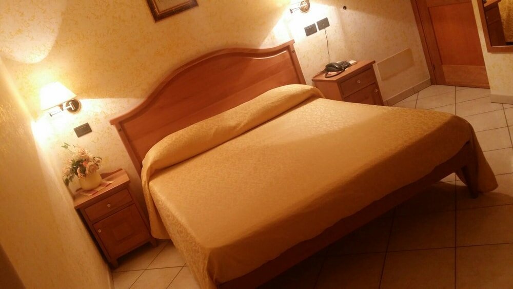 Фото Hotel Mistef