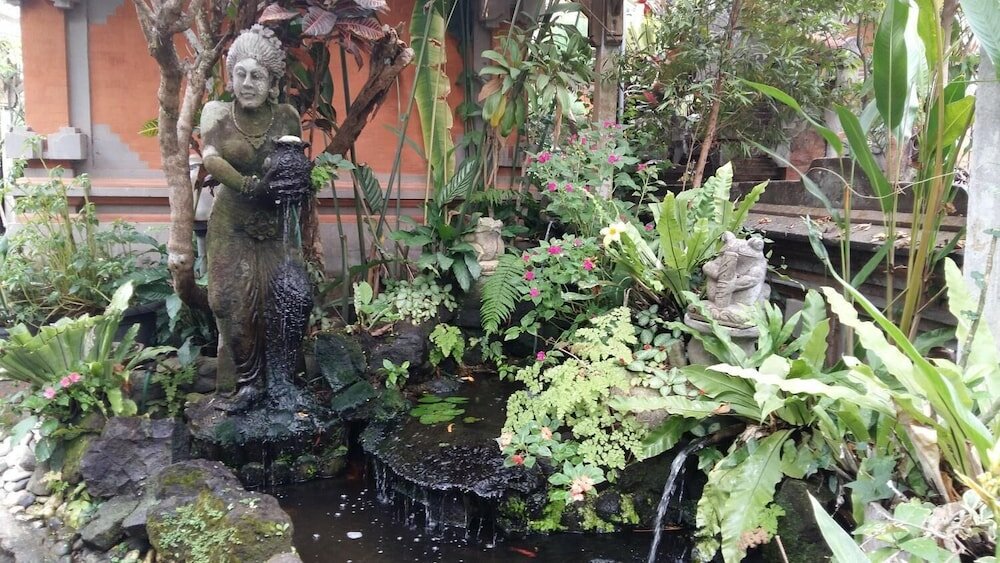 Фото Desak Putu Putra Homestay