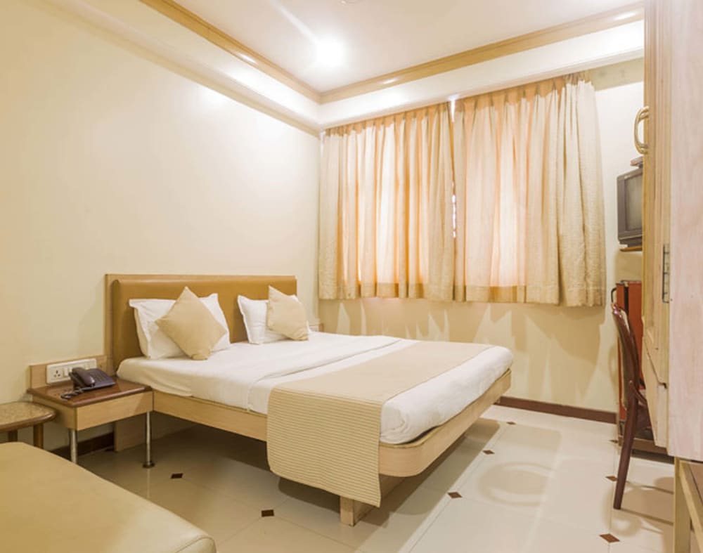 Фото Hotel Parklane