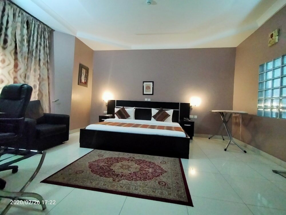 Фото Sheer Luxury Apartments & Suites