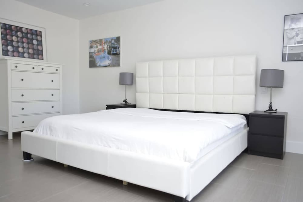 Фото 2 Bedroom Homes in North Miami by Tmg