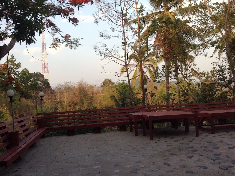 Фото Mitkhoonyoum Hotel