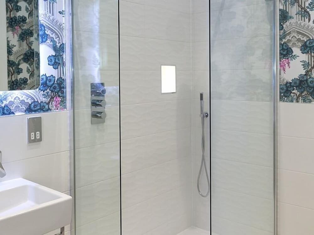 Фото The Lane Hotel