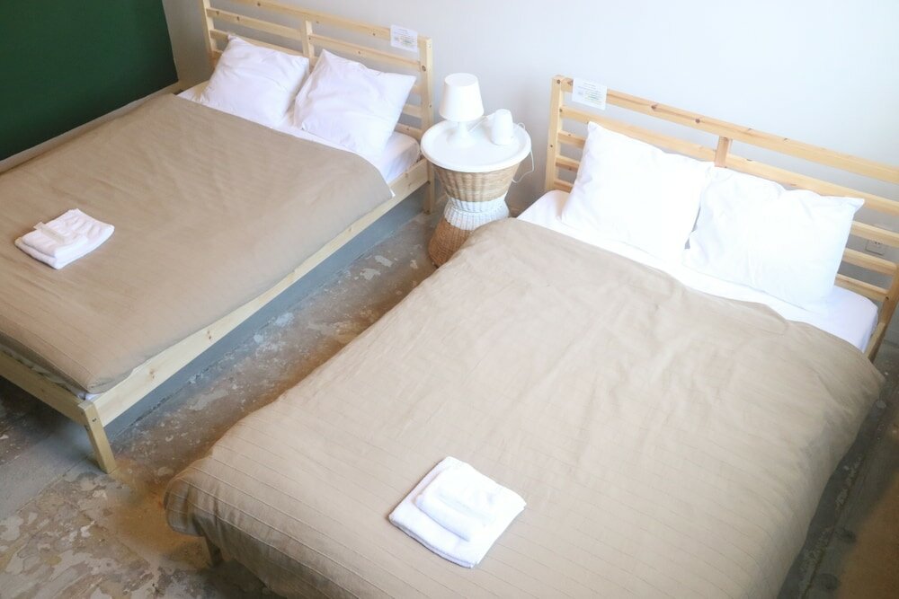 Фото Fan Aburatsu Sports Bar & Hostel