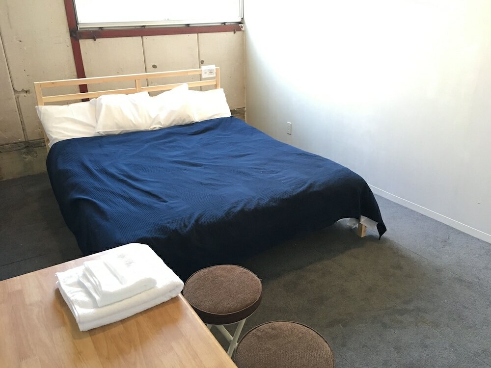 Фото Fan Aburatsu Sports Bar & Hostel