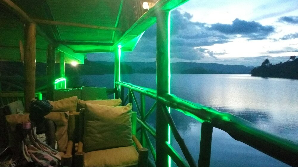 Фото Lake Bunyonyi Rock Resort