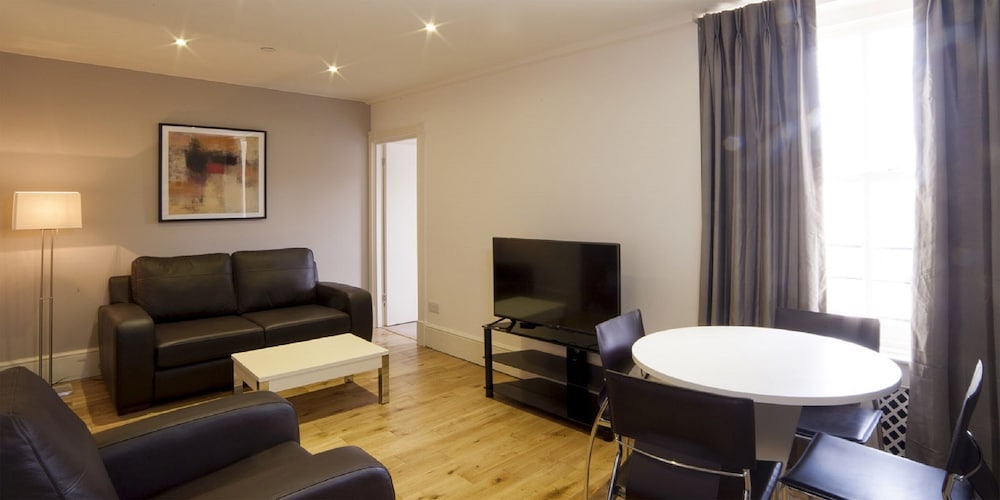 Фото Oxbridge Apartments