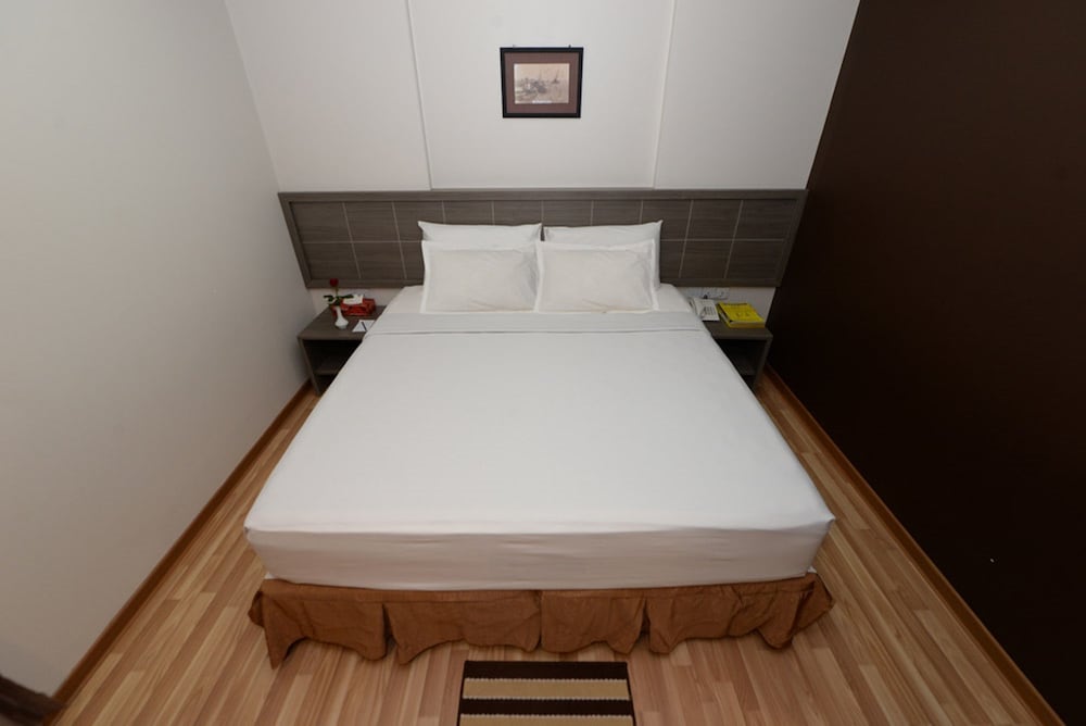 Фото Min Nandar Garden Hotel