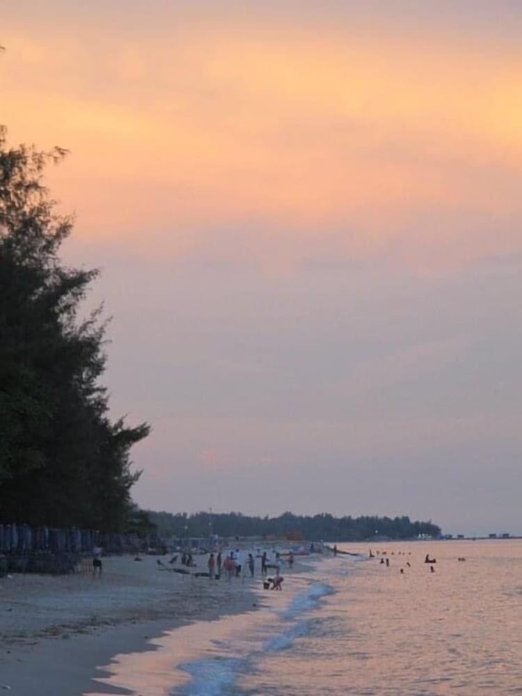 Фото The Beach Cha Am Guest House