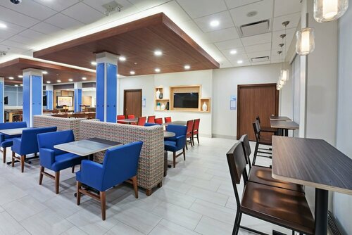 Гостиница Holiday Inn Express & Suites Lenexa - Overland Park Area, an Ihg Hotel