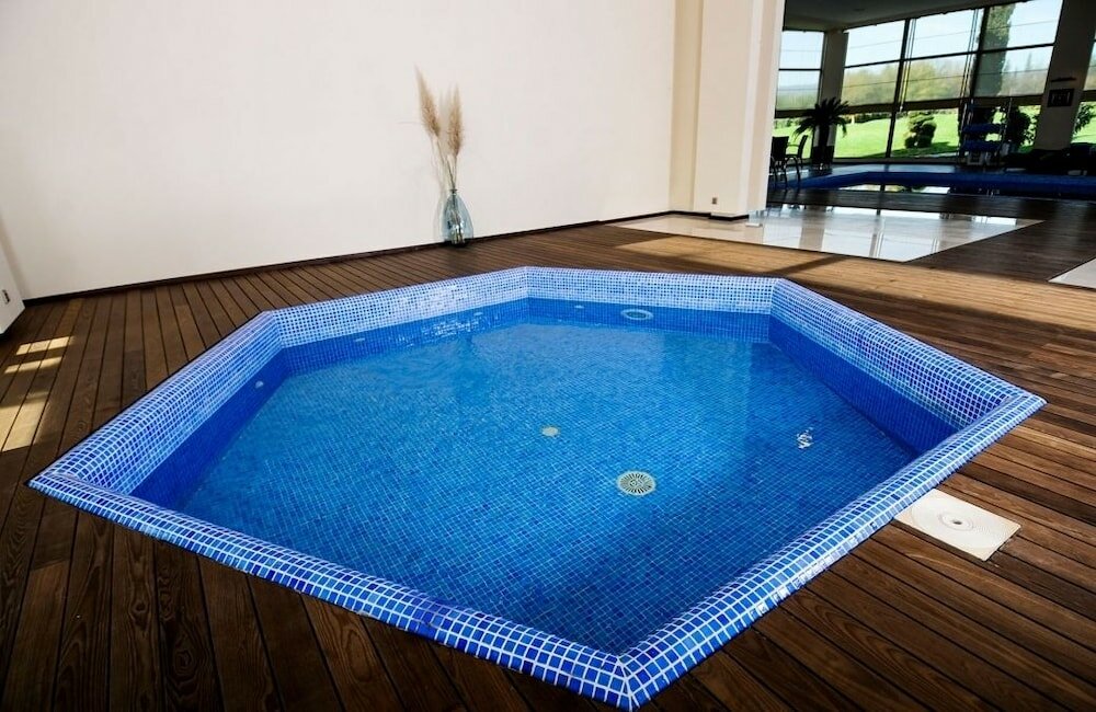 Фото Ambassadori Hotel