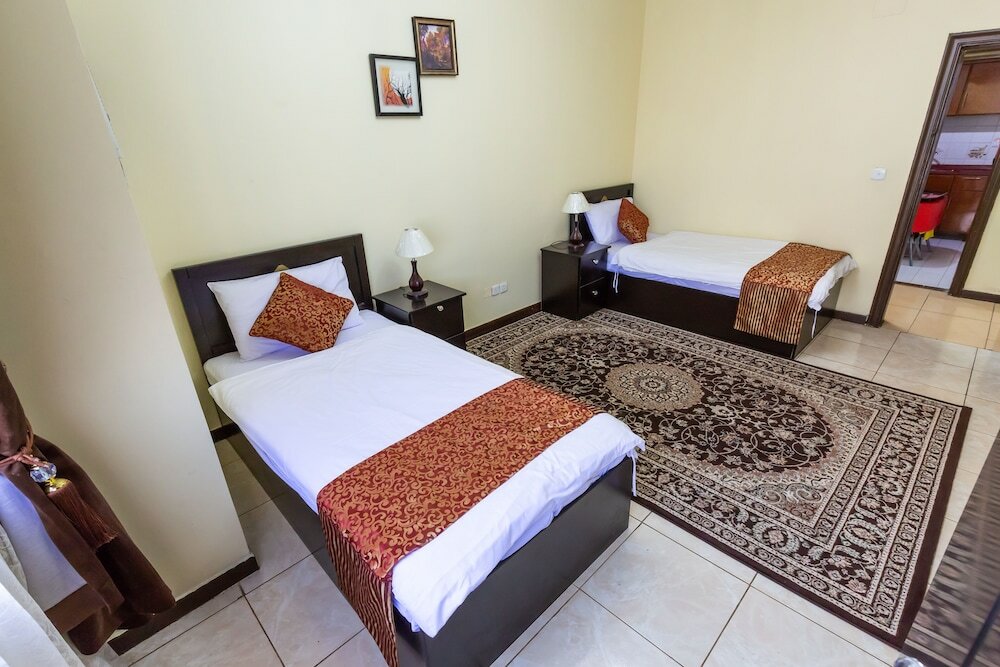 Фото Al Eairy Furnished Apartments Jeddah 2