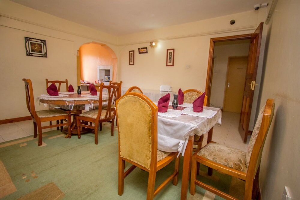 Фото Ivys Inn Guest House