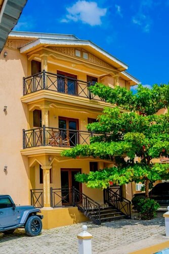 Гостиница Le Village d'Ennery