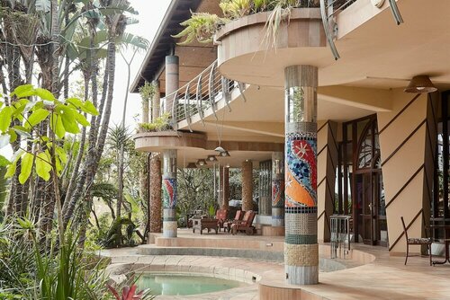 Внешний вид отеля Ammazulu African Palace в Форест-Хиллсе, фото 5