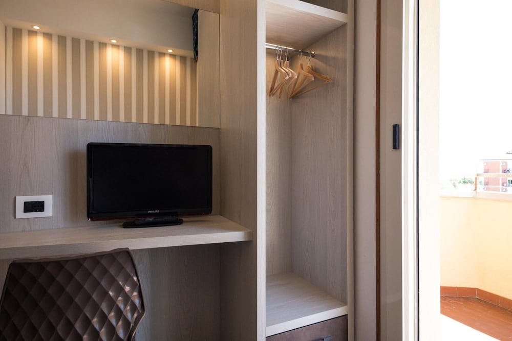 Фото Hotel Cavour Cesenatico