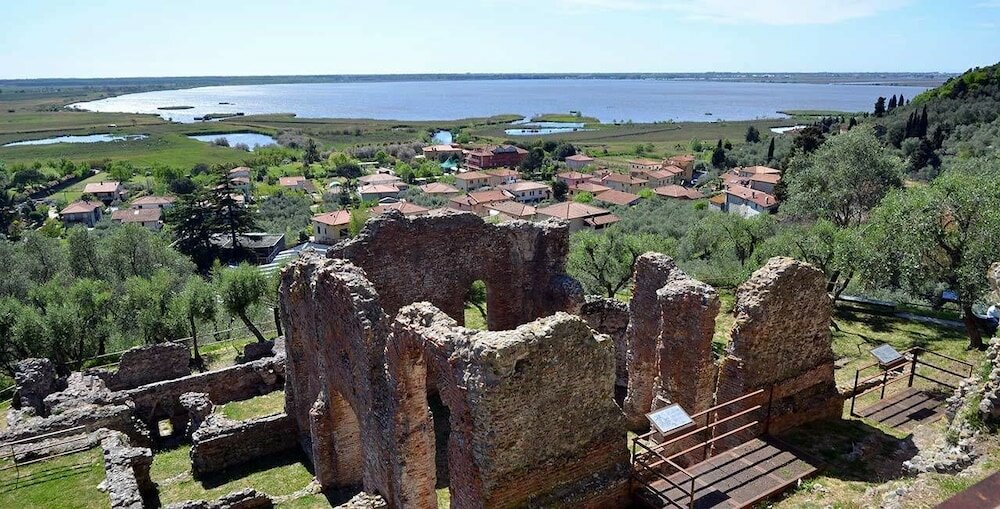 Фото Petit Hotel