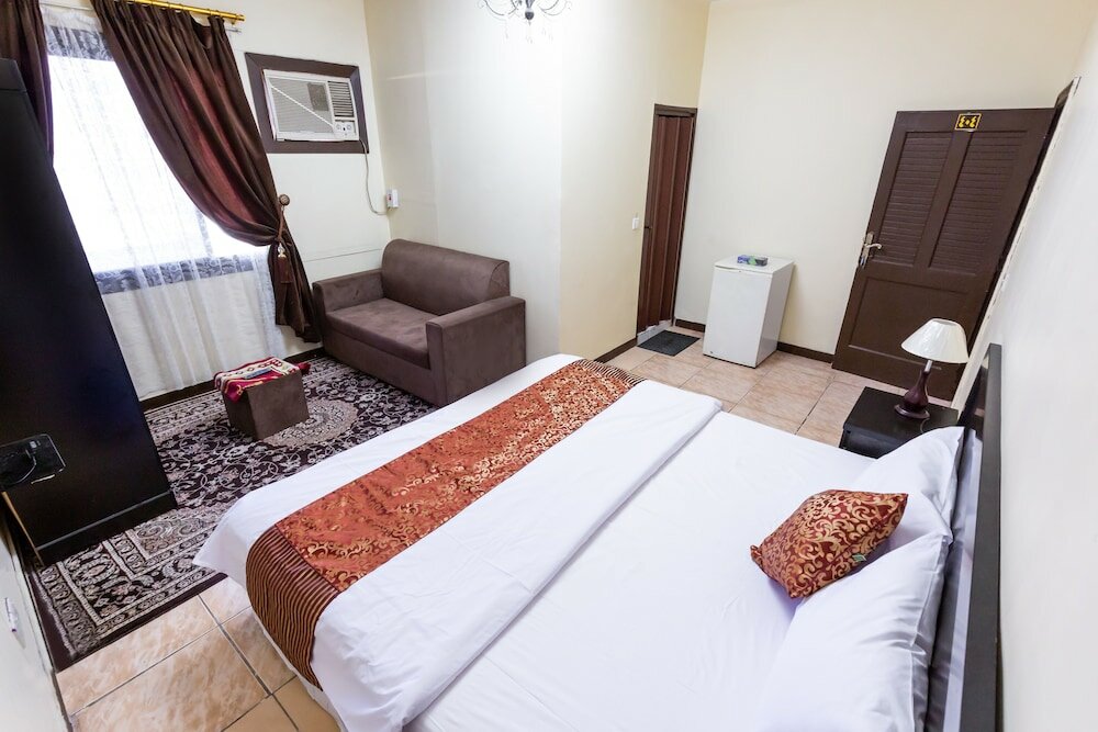 Фото Al Eairy Furnished Apartments Jeddah 2