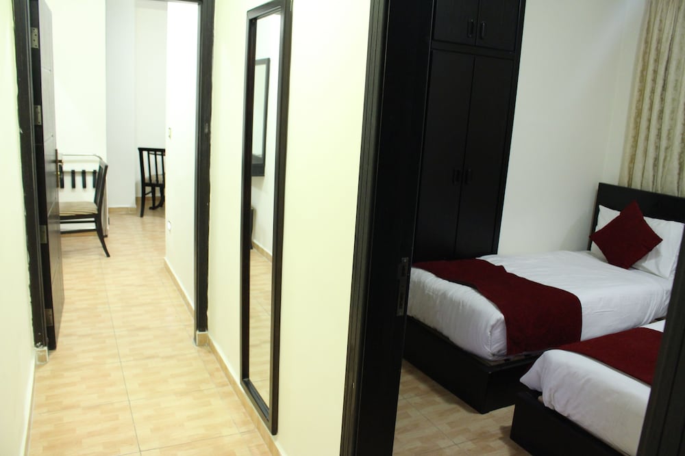 Фото Jawabreh Hotel & Suites