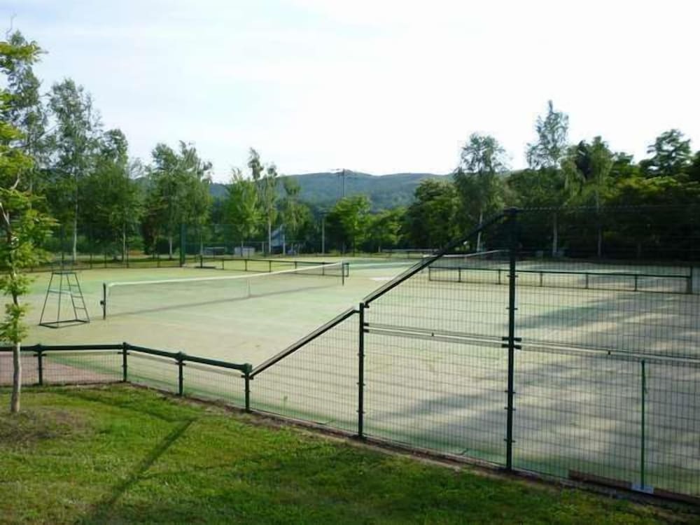 Фото Loghotel The Maplelodge