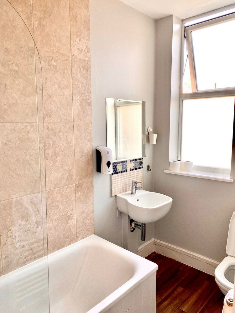 Фото Westciti Caroco Aparthotel