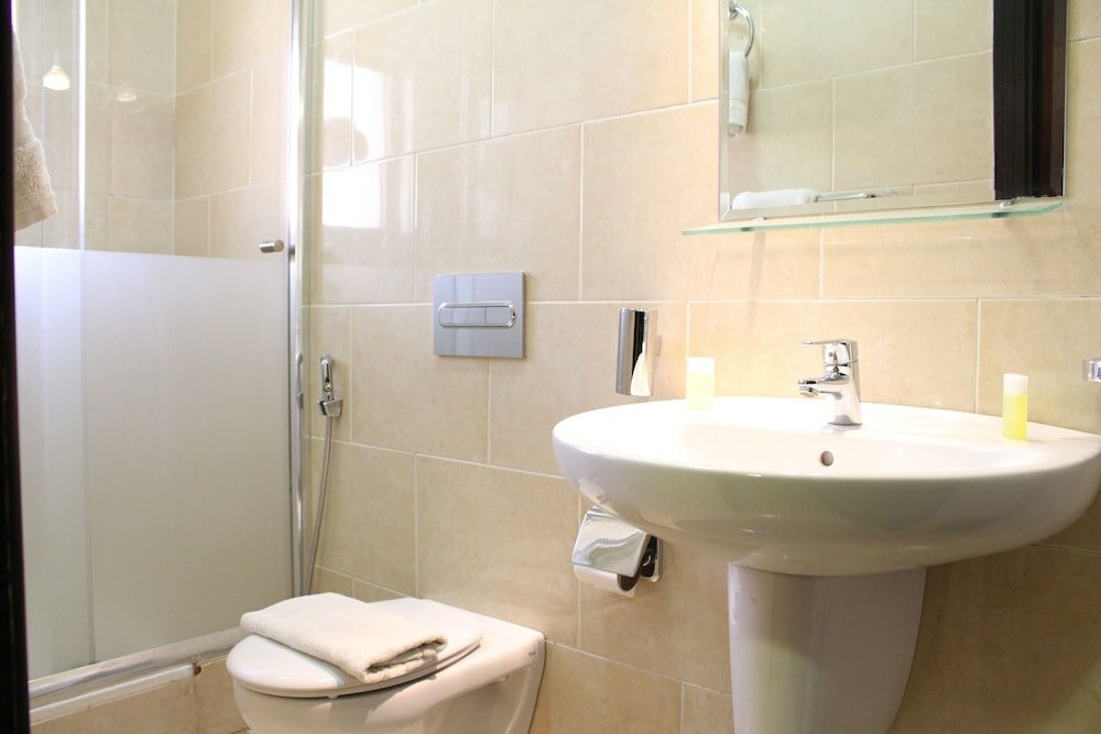 Фото Jawabreh Hotel & Suites