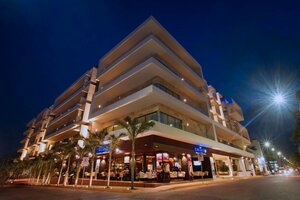 отель The Reef 28 - Adults Only