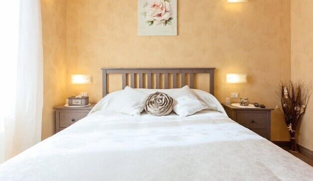 Фото Domus Solis San Pietro