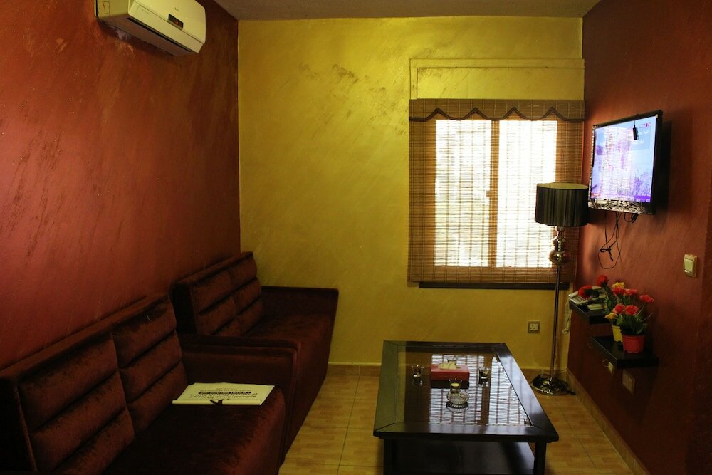 Фото Jawabreh Hotel & Suites