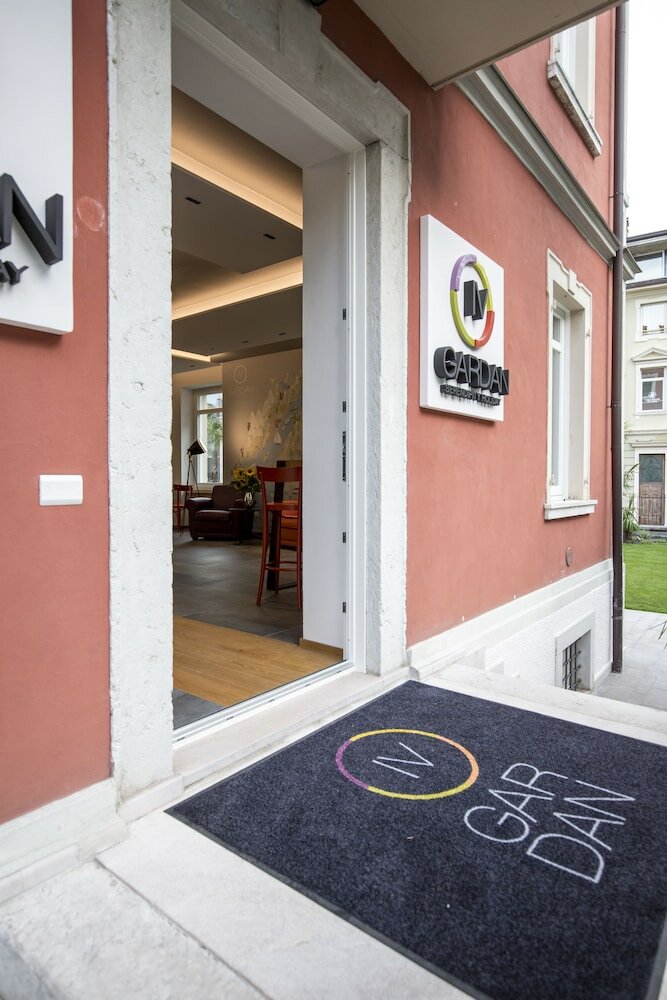 Фото Holiday IV Gardan